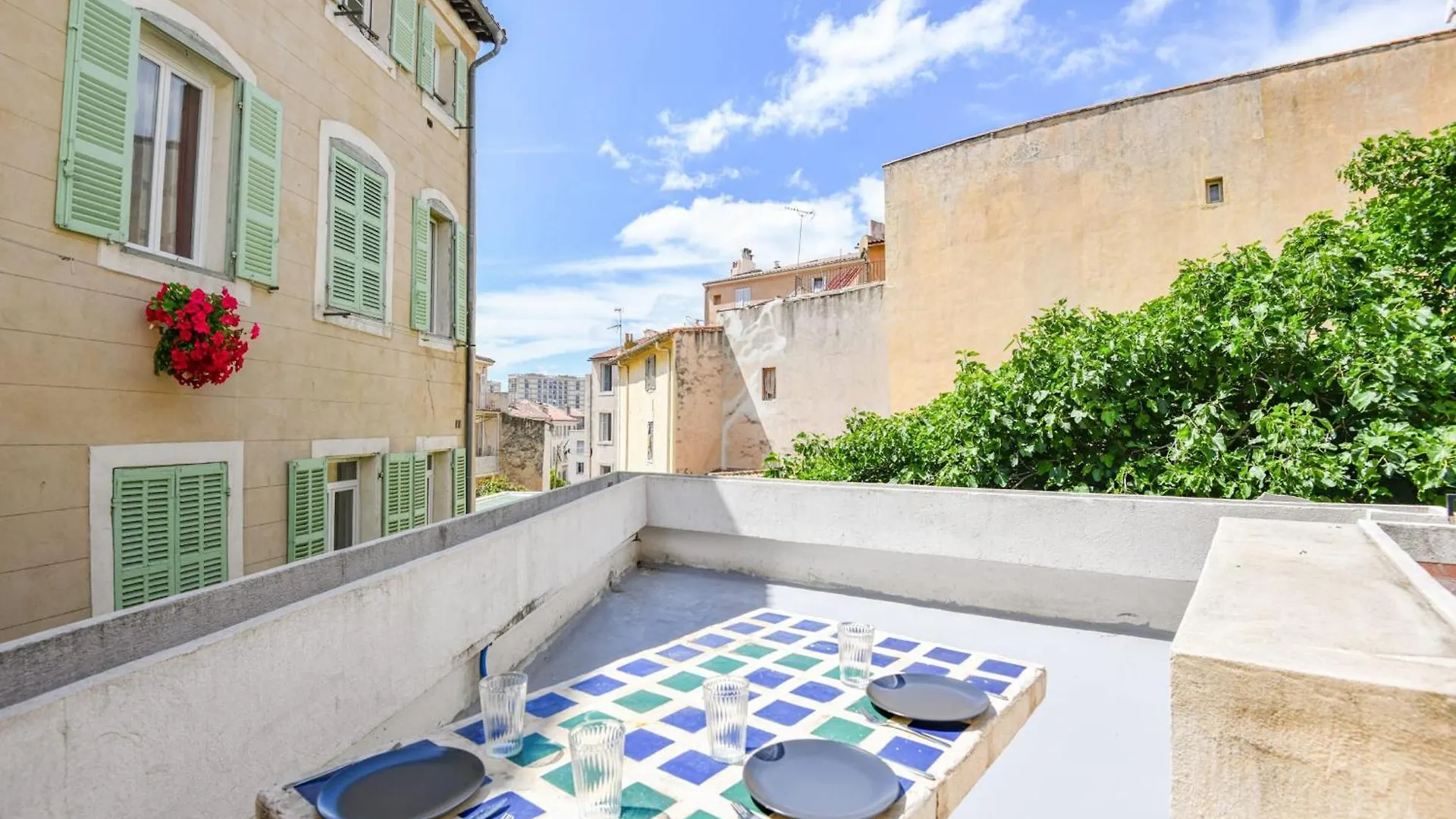 Chez Cesar - Appart 2 Ch Avec Clim - Saint-Charles Marseille 0*,  France
